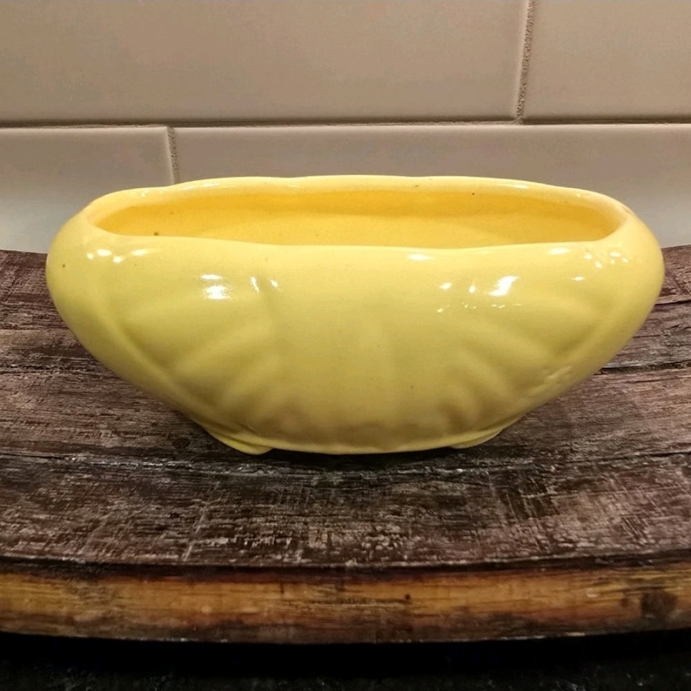 Vintage Yellow Oval Planter With Leaf Like Pattern